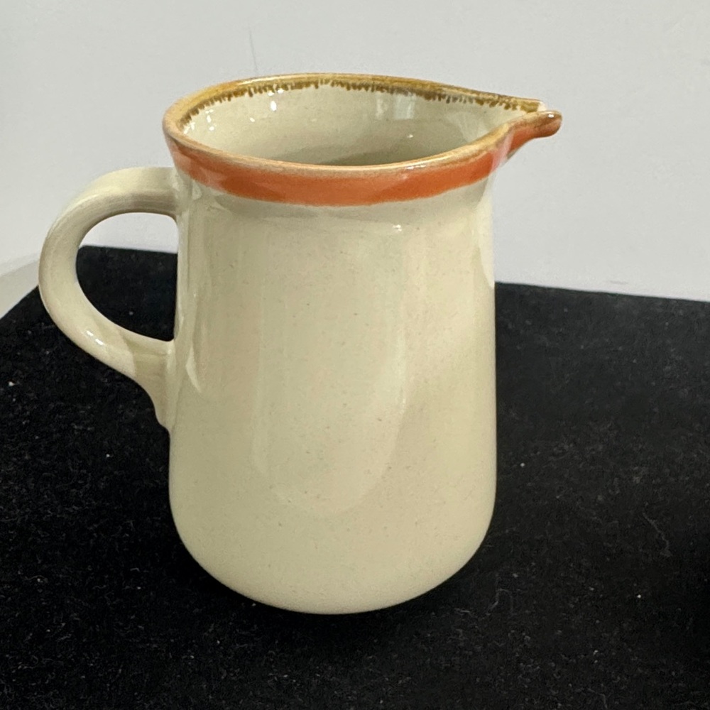 Vintage hand painted JI Stonecrest Andre Ponche Creamer and Sugar Bowl w/Lid Set - Picture 3 of 10